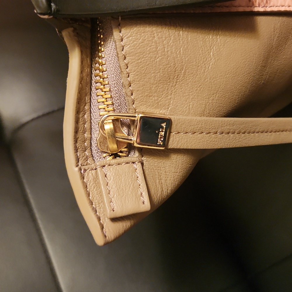 FURLA Dolce Vita Tote With Top Zip Handle Bag - Picture 6 of 7
